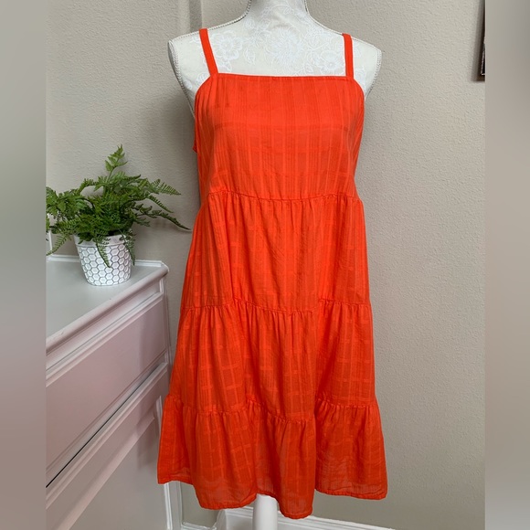 NWT Old Navy Spaghetti Strap Tiered Dress Ladies Size Small - Picture 1 of 4